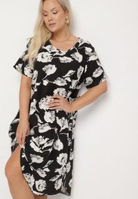 Born2be - Czarna Pudełkowa Wiskozowa Sukienka ze Wzorem Kwiatów Aranessa. Okazja: na co dzień. Kolor: czarny. Materiał: wiskoza. Wzór: kwiaty. Typ sukienki: proste. Styl: casual, elegancki, boho, klasyczny #3