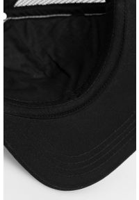 Helly Hansen czapka kolor biały z aplikacją. Kolor: biały. Wzór: aplikacja