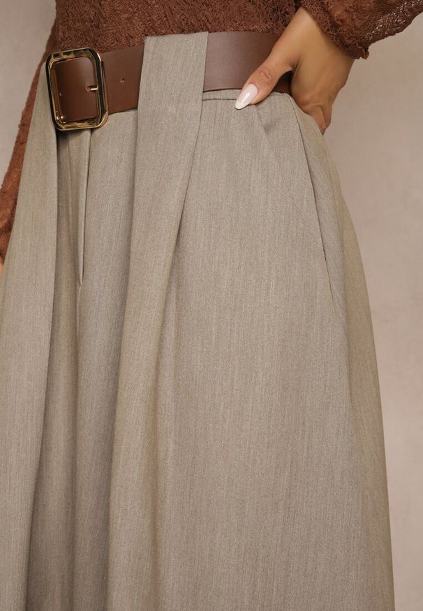 Renee - Beżowa Spódnica z Wiskozą o Rozkloszowanym Kroju z Paskiem z Klamrą Tiavela. Okazja: na co dzień. Kolor: beżowy. Materiał: wiskoza. Styl: casual, elegancki