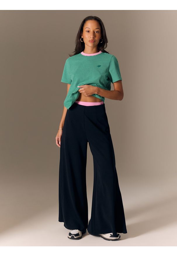 4f - 4F T-shirt regular damski - zielony L. Okazja: na co dzień. Kolor: zielony. Materiał: skóra, materiał. Wzór: paski. Styl: casual, klasyczny, elegancki