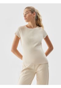4f - T-shirt slim z bawełną organiczną damski. Kolor: beżowy. Materiał: bawełna