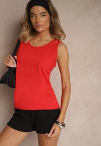 Renee - Czerwona Basicowa Koszulka z Bawełny Zirevina. Okazja: na co dzień. Kolor: czerwony. Materiał: bawełna. Styl: klasyczny, casual