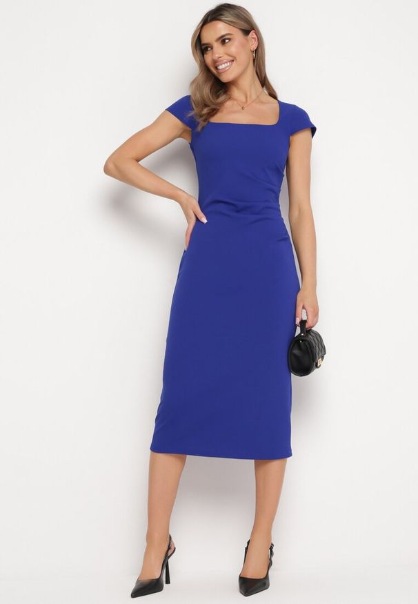 Born2be - Granatowa Sukienka Midi z Kwadratowym Dekoltem Revinane. Okazja: na co dzień. Typ kołnierza: dekolt kwadratowy. Kolor: niebieski. Styl: elegancki, casual. Długość: midi