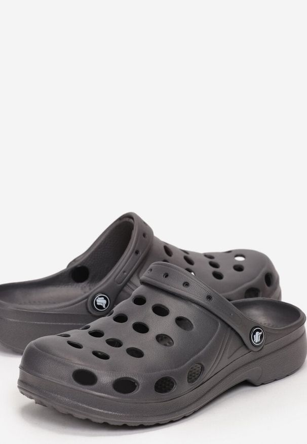 Born2be - Szare Klapki Glassy. Okazja: na co dzień. Nosek buta: okrągły. Kolor: szary. Materiał: guma. Obcas: na obcasie. Styl: casual. Wysokość obcasa: niski
