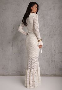 Renee - Beżowa Wieczorowa Sukienka z Koronki Zdobiona Falbanami Lunetra. Typ kołnierza: dekolt w kształcie V. Kolor: beżowy. Materiał: koronka. Wzór: aplikacja, koronka. Styl: wizytowy #3