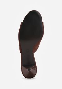 Born2be - Brązowe Minimalistyczne Klapki z Imitacji Zamszu na Kaczuszce Zellenis. Okazja: na co dzień, na wesele, na ślub cywilny. Kolor: brązowy. Materiał: zamsz. Sezon: lato. Obcas: na szpilce. Styl: elegancki, casual. Wysokość obcasa: niski #5