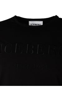 Iceberg T-Shirt "C-Neck" | F0146301 | Mężczyzna | Czarny. Okazja: na co dzień. Kolor: czarny. Materiał: bawełna. Styl: casual, klasyczny, elegancki
