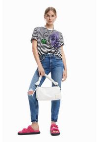 Desigual t-shirt bawełniany kolor czarny. Kolor: czarny. Materiał: bawełna. Wzór: haft #4