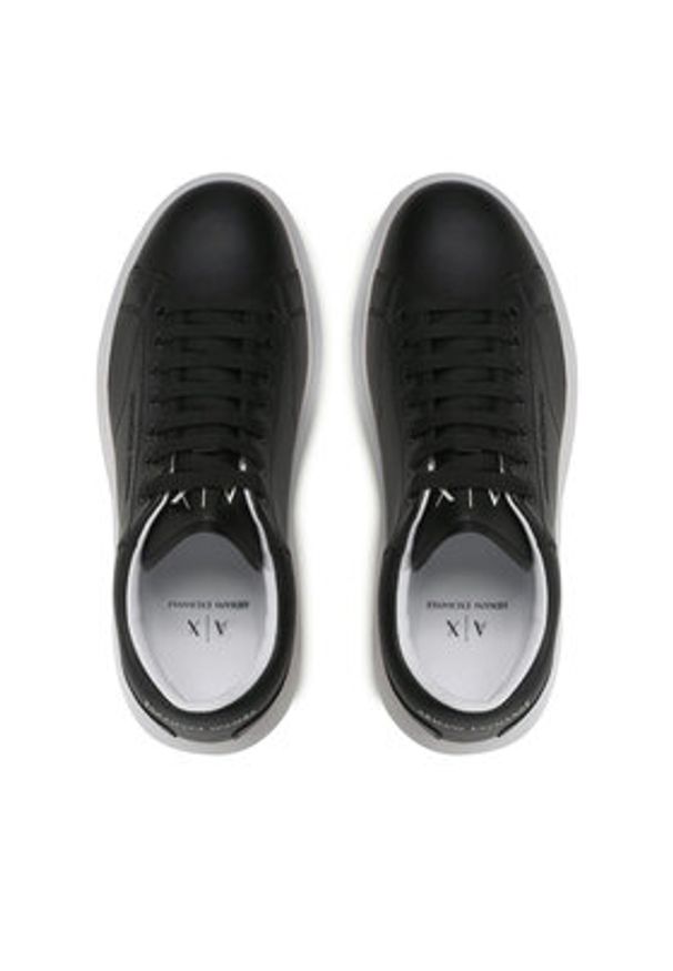 Armani Exchange Sneakersy XUX123 XV534 00002 Czarny. Kolor: czarny. Materiał: skóra
