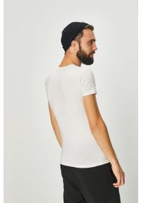 Emporio Armani Underwear - Emporio Armani - T-shirt. Okazja: na co dzień. Kolor: biały. Materiał: dzianina. Wzór: nadruk. Styl: casual