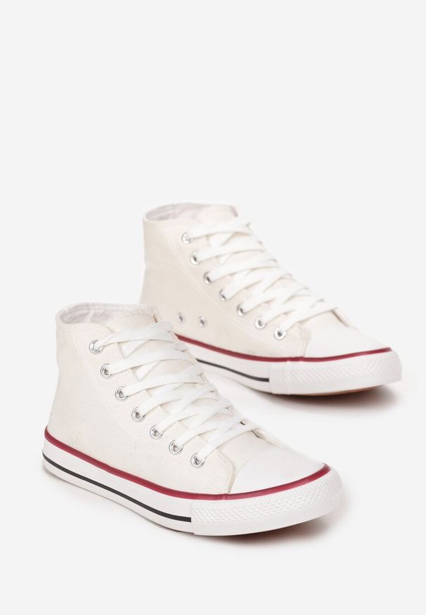 Born2be - Białe Sznurowane Trampki z Cholewką za Kostkę Socerio. Okazja: na co dzień. Wysokość cholewki: za kostkę. Kolor: biały. Szerokość cholewki: normalna. Styl: casual, klasyczny