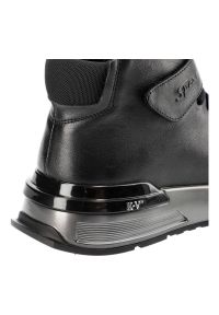 Czarne Sneakersy John Doubare Męskie Skórzane Buty. Okazja: na co dzień. Zapięcie: pasek. Kolor: czarny. Materiał: skóra. Wzór: aplikacja #2