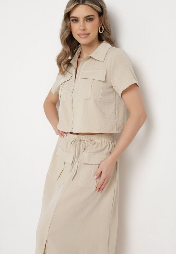 Born2be - Beżowy Komplet Utility Koszulka z Suwakiem Spódnica z Gumką w Pasie i Rozcięciem Clavia. Kolor: beżowy