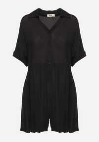 Born2be - Czarny Wiskozowy Kombinezon z Koszulową Górą Zapinany na Guziki z Krótkimi Spodniami Vikota. Kolor: czarny. Materiał: wiskoza. Długość rękawa: krótki rękaw. Długość: krótkie. Sezon: wiosna, lato #7