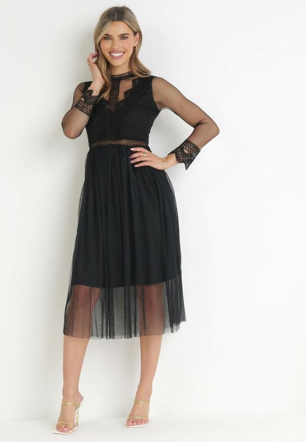 Born2be - Czarna Sukienka Describi. Kolor: czarny. Materiał: tiul, koronka. Długość rękawa: długi rękaw. Wzór: aplikacja, koronka. Styl: elegancki, wizytowy. Długość: midi
