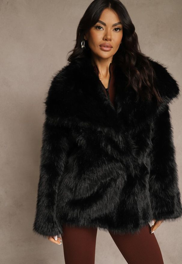 Renee - Czarna Dwurzędowa Kurtka Futerko Oversize Nenalla. Okazja: na co dzień. Kolor: czarny. Materiał: futro. Styl: casual