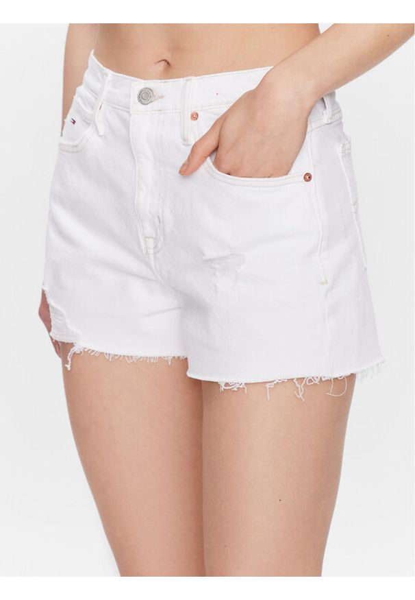 Tommy Jeans Szorty jeansowe DW0DW15611 Biały Regular Fit. Kolor: biały. Materiał: bawełna