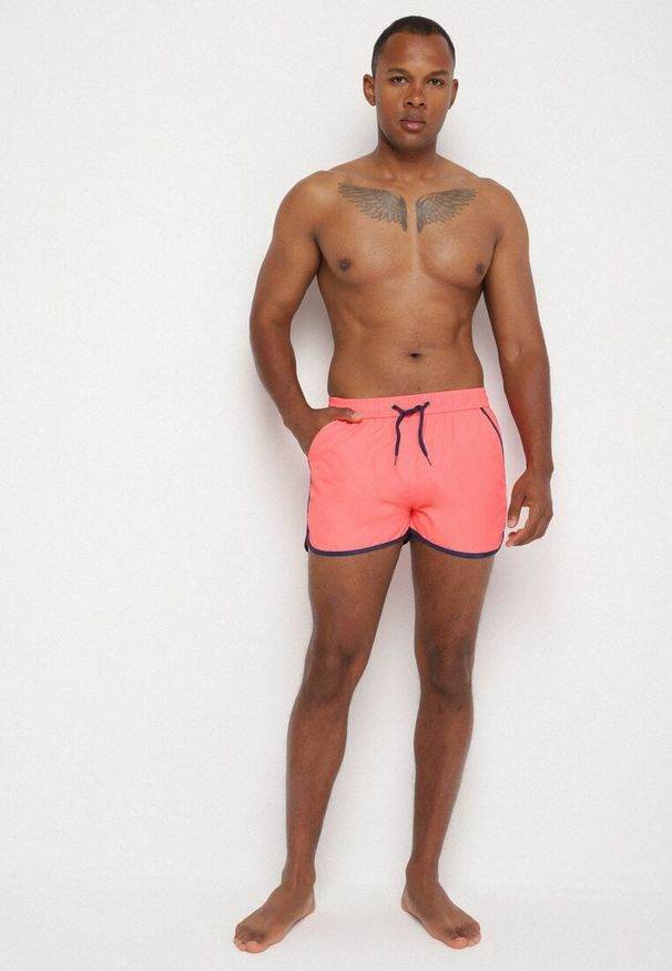Born2be - Różowe Kąpielówki Szorty z Ozdobną Lamówką i Kieszeniami Folalisa. Kolor: różowy. Materiał: len