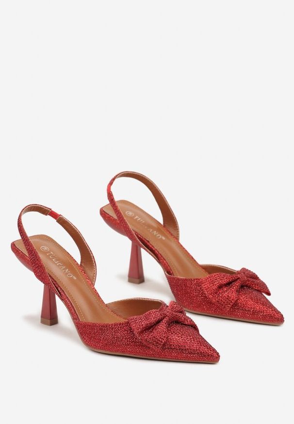 Born2be - Czerwone Brokatowe Czółenka na Obcasie z Odkrytą Piętą Ozdobione Kokardą Bramla. Okazja: na spotkanie biznesowe, do pracy. Kolor: czerwony. Wzór: aplikacja. Obcas: na obcasie. Styl: biznesowy, elegancki, wizytowy. Wysokość obcasa: średni