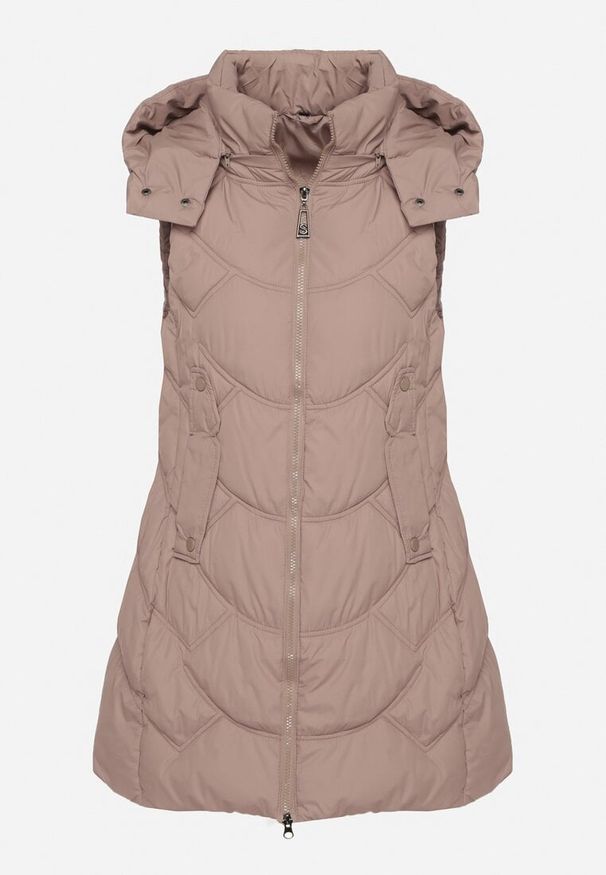 Born2be - Ciemnobeżowa Kamizelka z Odpinanym Kapturem Ozdobiona Pikowaniem Tulira. Okazja: na co dzień. Kolor: beżowy. Materiał: jeans. Wzór: aplikacja. Styl: casual, elegancki, klasyczny