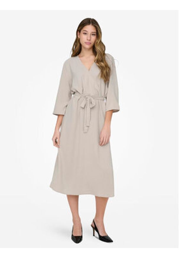 JDY Sukienka letnia Lion 15207813 Beżowy Regular Fit. Kolor: beżowy. Materiał: syntetyk. Sezon: lato