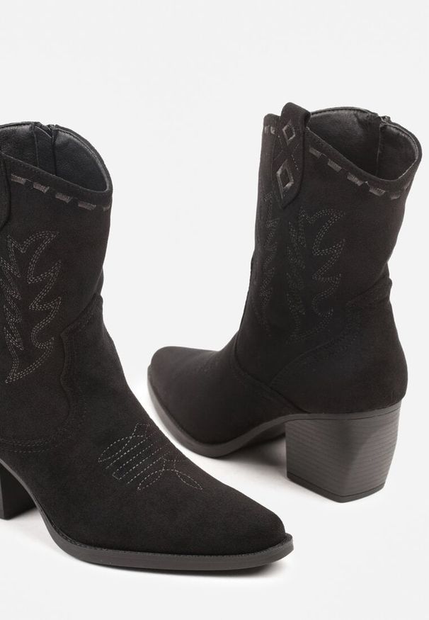 Born2be - Czarne Botki na Stożkowym Obcasie Typu Kowbojki z Haftem Falarosa. Okazja: na co dzień. Kolor: czarny. Wzór: haft. Obcas: na obcasie. Styl: casual, elegancki. Wysokość obcasa: średni