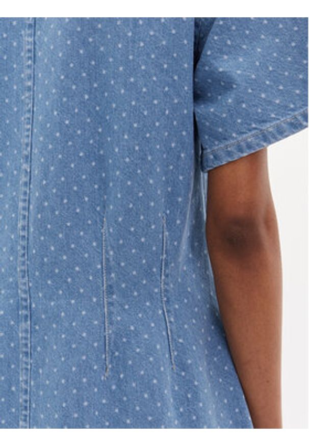 Custommade Sukienka jeansowa Jamilah Dots 999449457 Niebieski Regular Fit. Kolor: niebieski. Materiał: bawełna