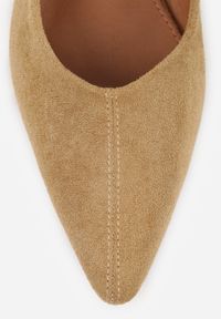 Renee - Ciemnobeżowe Balerinki Typu Slingback Diarin. Nosek buta: otwarty. Kolor: brązowy. Materiał: skóra, zamsz. Sezon: lato. Obcas: na obcasie. Wysokość obcasa: niski #2