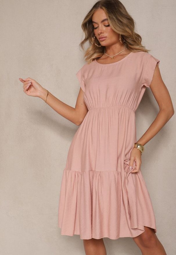 Renee - Ciemnoróżowa Rozkloszowana Sukienka z Wiskozy Linurea. Okazja: na co dzień. Kolor: różowy. Materiał: wiskoza. Styl: klasyczny, elegancki, casual