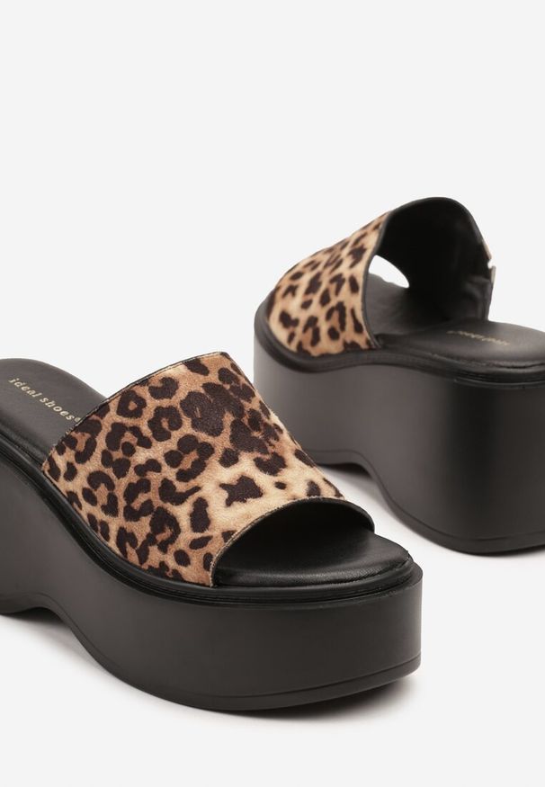 Renee - Panterkowe Basicowe Klapki na Platformie Faliriela. Okazja: na co dzień. Nosek buta: otwarty. Materiał: jeans. Obcas: na platformie. Styl: casual, elegancki