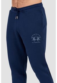 La Martina - LA MARTINA Granatowe spodnie dresowe męskie z dużym logo, Rozmiar XL. Kolor: niebieski. Materiał: dresówka