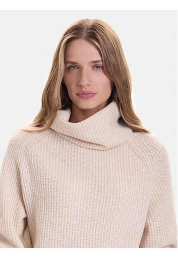 only - ONLY Golf Whitney 15353187 Beżowy Oversize. Typ kołnierza: golf. Kolor: beżowy. Materiał: syntetyk