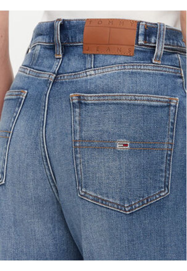 Tommy Jeans Jeansy DW0DW20578 Niebieski Mom Fit. Kolor: niebieski