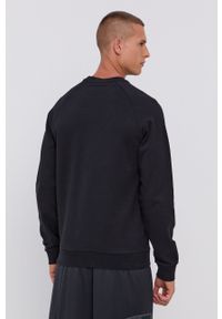 Peak Performance Bluza bawełniana męska kolor czarny gładka. Okazja: na co dzień. Kolor: czarny. Materiał: bawełna. Długość rękawa: raglanowy rękaw. Wzór: gładki, aplikacja. Styl: casual
