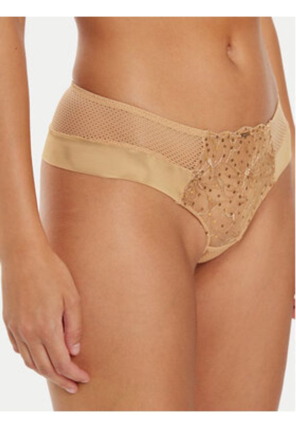 Chantelle Figi brazylijskie Fleurs Signature C12Q40 Beżowy. Kolor: beżowy. Materiał: syntetyk