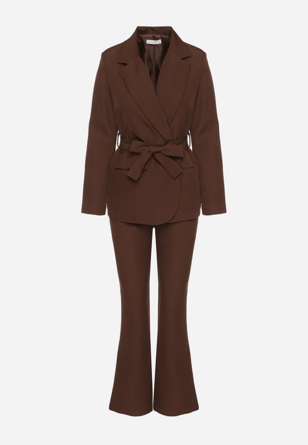 Renee - Brązowy Komplet o Garniturowym Kroju z Marynarką z Wiązaniem i Spodniami Falestra. Kolor: brązowy