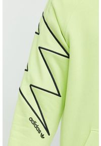 adidas Originals bluza męska kolor zielony z kapturem z aplikacją. Typ kołnierza: kaptur. Kolor: zielony. Materiał: bawełna, poliester. Długość rękawa: raglanowy rękaw. Wzór: aplikacja #3