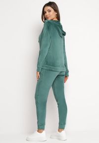 Born2be - Ciemnozielony Komplet Dresowy z Welurowej Dzianiny z Bluzą i Spodniami Ariliv. Kolor: zielony. Materiał: dresówka, dzianina, welur #4