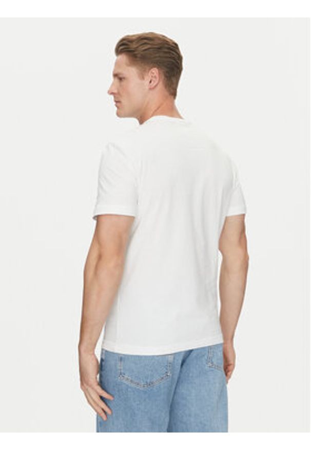 Calvin Klein T-Shirt Linear Ombre K10K114163 Biały Regular Fit. Kolor: biały. Materiał: bawełna