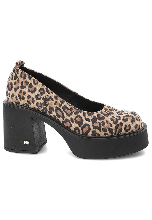 Beżowe Półbuty Karino Stylowe Obuwie Damskie Na Obcasie Panterka. Kolor: beżowy. Materiał: jeans, skóra. Szerokość cholewki: normalna. Wzór: motyw zwierzęcy. Obcas: na obcasie. Styl: elegancki. Wysokość obcasa: średni