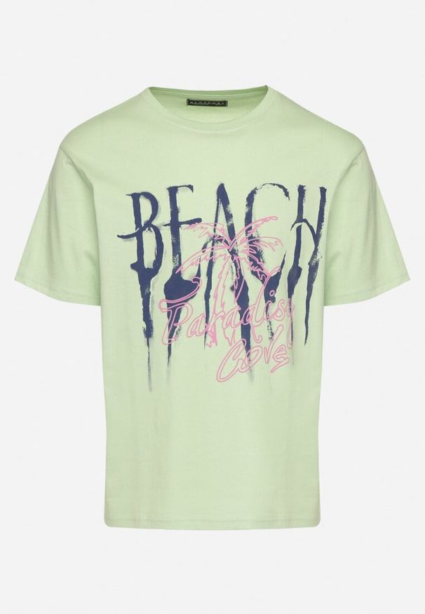 Born2be - Jasnozielona Koszulka z Bawełny Ozdobiona Nadrukiem Savirene. Okazja: na co dzień. Kolor: zielony. Materiał: bawełna. Wzór: aplikacja, nadruk. Styl: klasyczny, casual