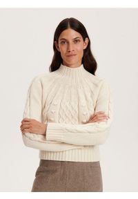 Reserved - Sweter z ozdobnym splotem - złamana biel. Materiał: wełna, dzianina. Wzór: ze splotem
