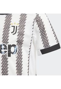 Adidas - Juventus 22/23 Home Mini Kit. Kolor: wielokolorowy, czarny, biały. Materiał: materiał