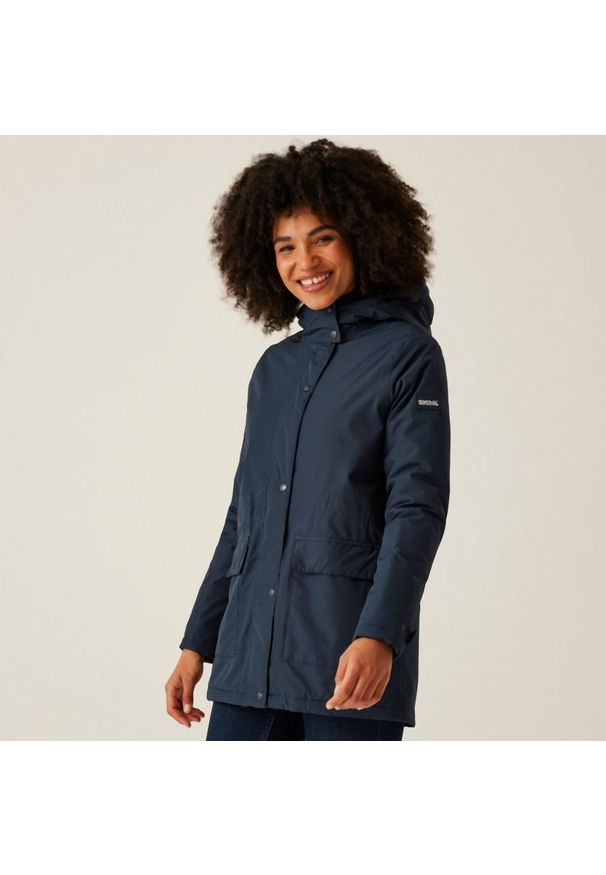 Kurtka przeciwdeszczowa z kapturem damska Regatta Mireya. Typ kołnierza: kaptur. Kolor: niebieski. Sport: turystyka piesza