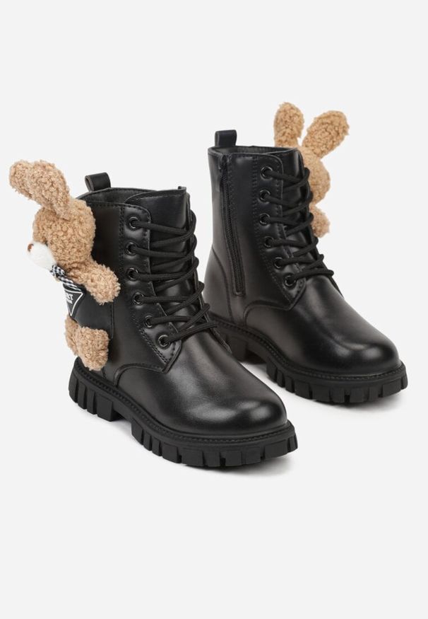 Born2be - Czarne Botki Workery Ozdobione Królikiem 3D Retisa. Okazja: na co dzień. Kolor: czarny. Materiał: jeans. Wzór: aplikacja. Styl: casual, elegancki