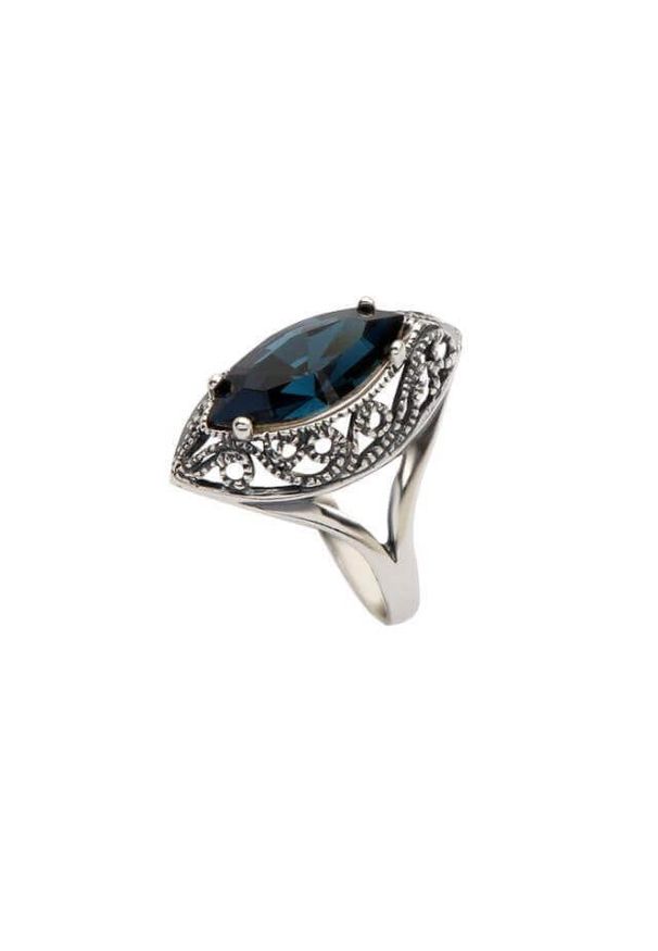 Polcarat Design - Srebrny pierścionek z kryształami Swarovskiego PK 991. Materiał: srebrne. Kolor: srebrny. Wzór: aplikacja. Kamień szlachetny: kryształ