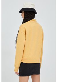 Superdry bluza damska kolor żółty z aplikacją. Kolor: żółty. Materiał: bawełna, materiał, dzianina. Długość: krótkie. Wzór: aplikacja #5