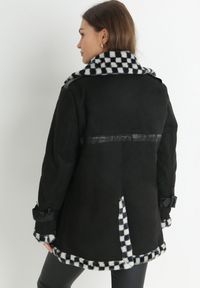 Born2be - Czarna Kurtka Dwurzędowa z Paskiem Morli. Kolor: czarny. Materiał: futro #3