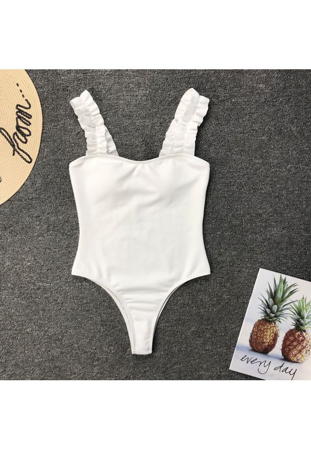 Intica - Strój kąpielowy z ozdobnymi ramiączkami na plażę i basen Berny. Kolor: biały. Materiał: materiał. Wzór: aplikacja