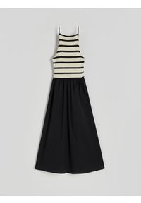 Reserved - Sukienka midi z bawełnianej dzianiny - czarny. Kolor: czarny. Materiał: bawełna, dzianina. Długość: midi